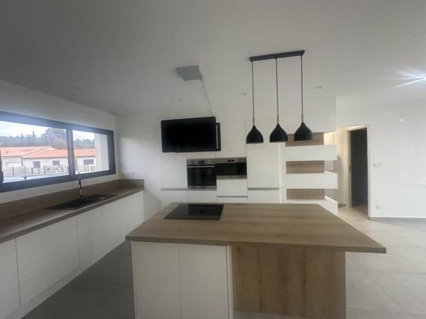 Villa plain pied de 104m2 habitable sur un terrain 3 faces avec garage