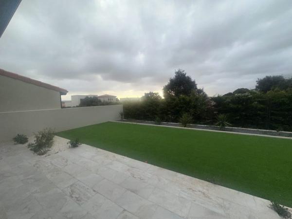 Villa plain pied de 104m2 habitable sur un terrain 3 faces avec garage
