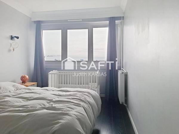 Appartement traversant au pied du métro