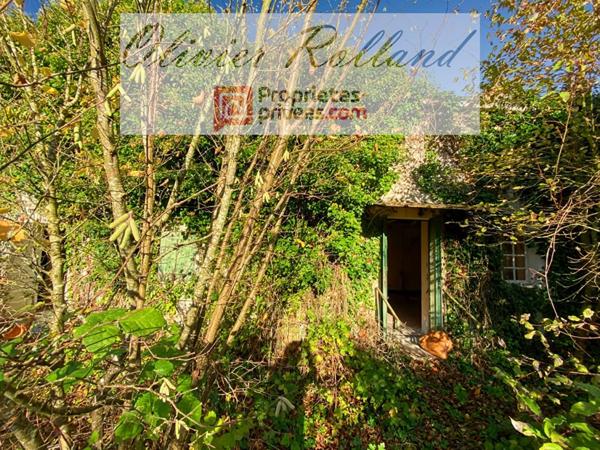 49380 - Faveraye Machelles Maison à rénover de 83 m² avec grenier aménageable sut terrain clos de 400 m²