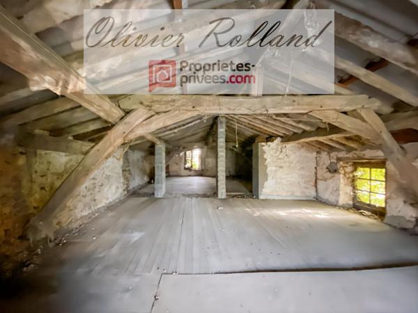 49380 - Faveraye Machelles Maison à rénover de 83 m² avec grenier aménageable sut terrain clos de 400 m²