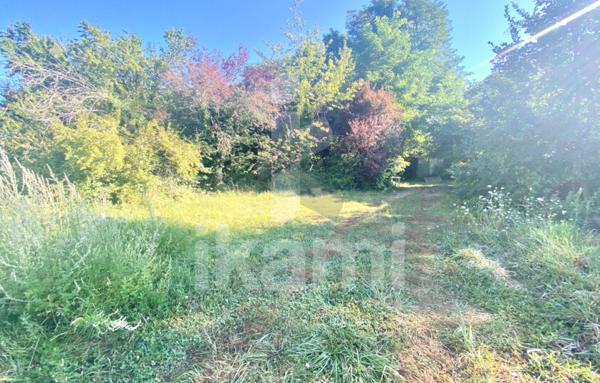 Magnifique terrain de 786m2 à Manthes