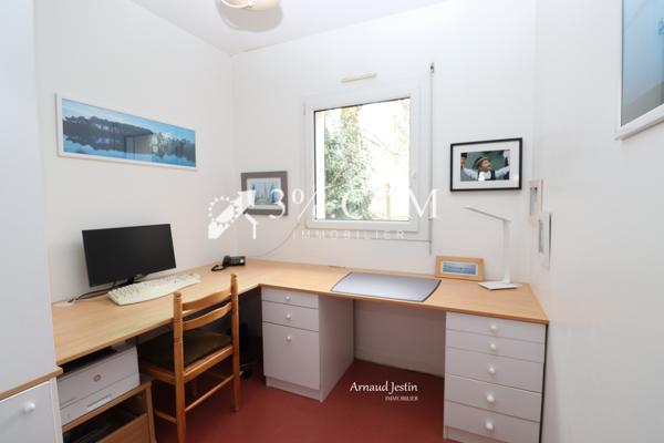 Maison 9 pièce(s) 5 chambre(s) 176 m²