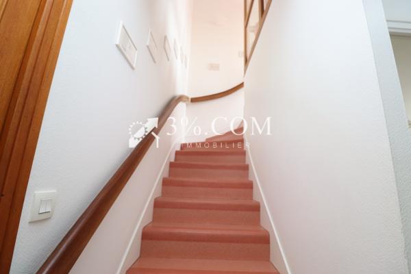 Maison 9 pièce(s) 5 chambre(s) 176 m²