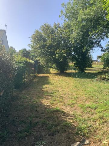 Beau terrain hors lotissement en cours de viabilisation