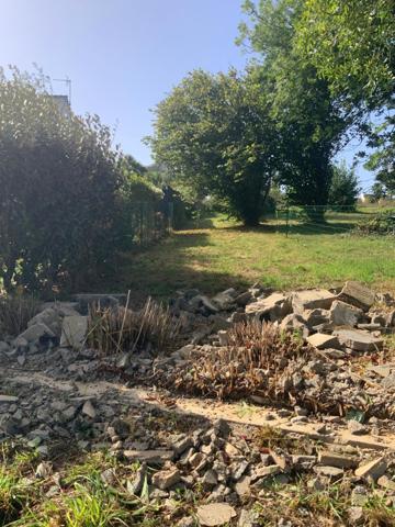 Beau terrain hors lotissement en cours de viabilisation