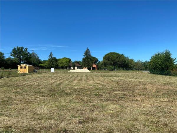 Terrain à vendre |  Beaumont-du-Périgord |  1072 m²