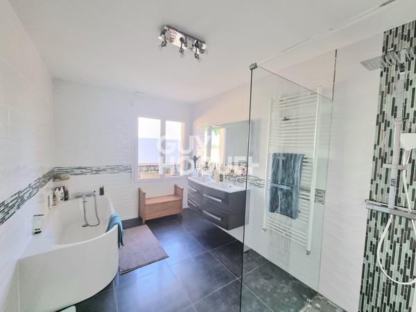 Maison Abondant 8 pièce(s) 223 m2