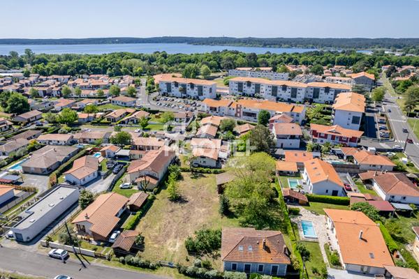 À vendre -Terrain d'exception à Biscarrosse Bourg