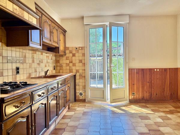 Maison avec 3 chambres, garage et jardin à Trèbes