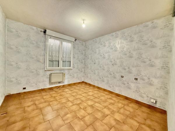 Maison avec 3 chambres, garage et jardin à Trèbes