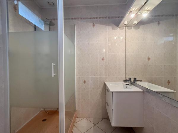 Maison avec 3 chambres, garage et jardin à Trèbes
