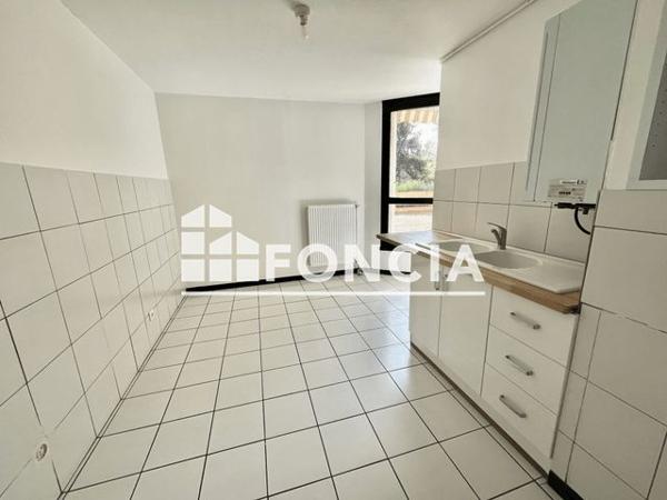 Location Appartement 5 pièces 93.26 m² - 247 RUE YOURI GAGARINE Guilherand-granges 07500