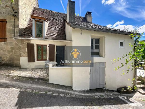 Vente                                                      Maison de village
                        
                     3 pièces                      71 m2                     à Le Bugue