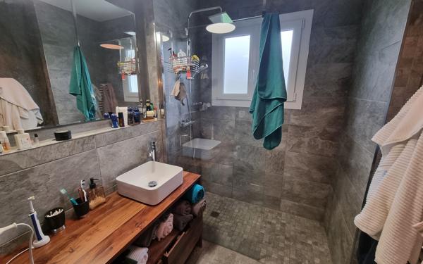 Maison à vendre    3 pièces • 96 m2 Saint-Yrieix-la-Perche