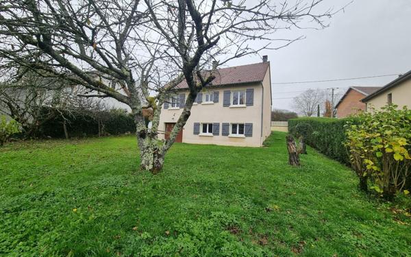 Maison à vendre    3 pièces • 96 m2 Saint-Yrieix-la-Perche