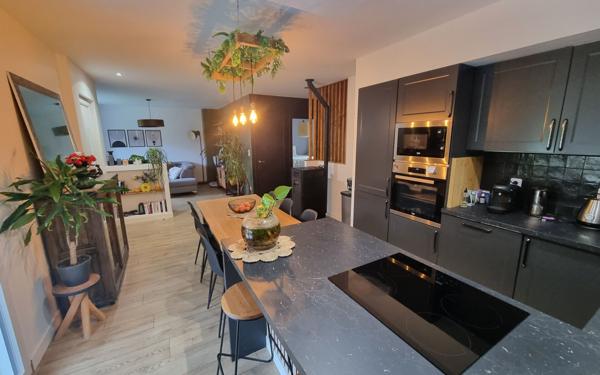 Maison à vendre    3 pièces • 96 m2 Saint-Yrieix-la-Perche