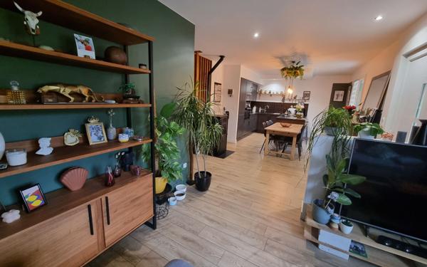 Maison à vendre    3 pièces • 96 m2 Saint-Yrieix-la-Perche