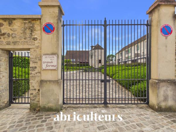 Appartement T3 en rez-de-chaussée avec Jardin plein sud et Pigeonnier de Charme