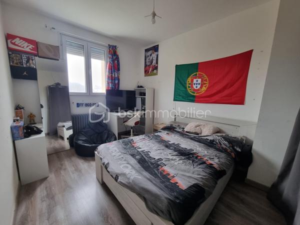 CONTACT UNIQUE : SOPHIA GACI : 06 15 07 82 92



COUP DE CŒUR À PUISEUX-EN-FRANCE – MAISON INDIVIDUELLE À FORT POTENTIEL 🔥
📍 Secteur Le Bois du Coudray, à proximité de Louvres

💥 PRIX ATTRACTIF : 283 000 € FAI 💥
Une opportunité rare sur le secteur pour une maison avec autant de potentiel !

✨ UNE MAISON QUI S’ADAPTE À VOTRE VIE
Dans un environnement calme et résidentiel, à deux pas des écoles, commerces et transports, découvrez cette maison individuelle de 141,94 m² offrant espace, luminosité et évolutivité.

Dès l’entrée, vous serez séduit par :
✔️ Un vaste séjour double lumineux, idéal pour recevoir
✔️ Une cuisine séparée entièrement équipée
✔️ Un bureau, parfait pour le télétravail
✔️ 3 chambres confortables
✔️ Une salle d’eau/bains et WC à chaque niveau pour un confort optimal

👉 Maison principale déjà en très bon état construction récente
👉 Extension et isolation réalisées en 2017
👉 Chauffage performant par pompe à chaleur
👉 Plans disponibles

💡 Un vrai plus : le propriétaire peut se charger de réaliser les quelques finitions restantes, vous permettant d’emménager sereinement.

🚀 UN BIEN À FORT POTENTIEL – PROJET DE VIE OU INVESTISSEMENT

🏡 Studio indépendant
• 27 m² au total dont 19 m² déjà aménagés
• Idéal pour location, profession libérale ou espace ado
• Possibilité de rehaussement pour exploiter tout son potentiel et ainsi doubler cette surface

📦 Espace de stockage aménageable
• Fort potentiel d’agrandissement pour créer de nouvelles surfaces

🎨 Personnalisation possible
• L’opportunité d’adapter le bien à votre goût tout en valorisant votre patrimoine

🌳 UN EXTÉRIEUR PRIVILÉGIÉ
• Jardin clos de 345 m² sans vis-à-vis 🌿
• Parfait pour vos moments de détente en famille
• Stationnement pour jusqu’à 3 véhicules

🚆 UNE LOCALISATION IDÉALE
• 🚌 Bus à 2 min à pied (Fauvettes & Allouettes)
• 🚉 RER D – Gare de Louvres à 1,4 km
• ⏱️ Paris Gare du Nord en 30 minutes

📊 FICHE TECHNIQUE
• Surface : 141,94 m²
• Terrain : 345 m²
• Chauffage : Pompe à chaleur
• Annexes : Garage + studio + cellier + rangements + bureau

💥 UNE MAISON ÉVOLUTIVE À PRIX COMPÉTITIF – À VISITER SANS TARDER !
Parfaite pour une famille ou un investisseur, cette maison combine emplacement, potentiel et prix attractif.

📞 Contactez-moi dès maintenant pour organiser une visite !