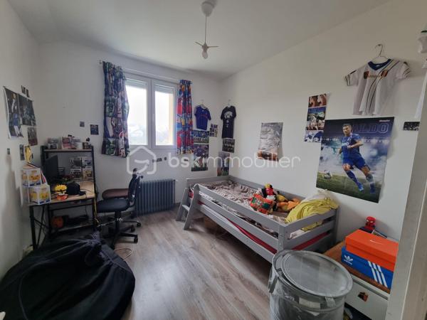 CONTACT UNIQUE : SOPHIA GACI : 06 15 07 82 92



COUP DE CŒUR À PUISEUX-EN-FRANCE – MAISON INDIVIDUELLE À FORT POTENTIEL 🔥
📍 Secteur Le Bois du Coudray, à proximité de Louvres

💥 PRIX ATTRACTIF : 283 000 € FAI 💥
Une opportunité rare sur le secteur pour une maison avec autant de potentiel !

✨ UNE MAISON QUI S’ADAPTE À VOTRE VIE
Dans un environnement calme et résidentiel, à deux pas des écoles, commerces et transports, découvrez cette maison individuelle de 141,94 m² offrant espace, luminosité et évolutivité.

Dès l’entrée, vous serez séduit par :
✔️ Un vaste séjour double lumineux, idéal pour recevoir
✔️ Une cuisine séparée entièrement équipée
✔️ Un bureau, parfait pour le télétravail
✔️ 3 chambres confortables
✔️ Une salle d’eau/bains et WC à chaque niveau pour un confort optimal

👉 Maison principale déjà en très bon état construction récente
👉 Extension et isolation réalisées en 2017
👉 Chauffage performant par pompe à chaleur
👉 Plans disponibles

💡 Un vrai plus : le propriétaire peut se charger de réaliser les quelques finitions restantes, vous permettant d’emménager sereinement.

🚀 UN BIEN À FORT POTENTIEL – PROJET DE VIE OU INVESTISSEMENT

🏡 Studio indépendant
• 27 m² au total dont 19 m² déjà aménagés
• Idéal pour location, profession libérale ou espace ado
• Possibilité de rehaussement pour exploiter tout son potentiel et ainsi doubler cette surface

📦 Espace de stockage aménageable
• Fort potentiel d’agrandissement pour créer de nouvelles surfaces

🎨 Personnalisation possible
• L’opportunité d’adapter le bien à votre goût tout en valorisant votre patrimoine

🌳 UN EXTÉRIEUR PRIVILÉGIÉ
• Jardin clos de 345 m² sans vis-à-vis 🌿
• Parfait pour vos moments de détente en famille
• Stationnement pour jusqu’à 3 véhicules

🚆 UNE LOCALISATION IDÉALE
• 🚌 Bus à 2 min à pied (Fauvettes & Allouettes)
• 🚉 RER D – Gare de Louvres à 1,4 km
• ⏱️ Paris Gare du Nord en 30 minutes

📊 FICHE TECHNIQUE
• Surface : 141,94 m²
• Terrain : 345 m²
• Chauffage : Pompe à chaleur
• Annexes : Garage + studio + cellier + rangements + bureau

💥 UNE MAISON ÉVOLUTIVE À PRIX COMPÉTITIF – À VISITER SANS TARDER !
Parfaite pour une famille ou un investisseur, cette maison combine emplacement, potentiel et prix attractif.

📞 Contactez-moi dès maintenant pour organiser une visite !