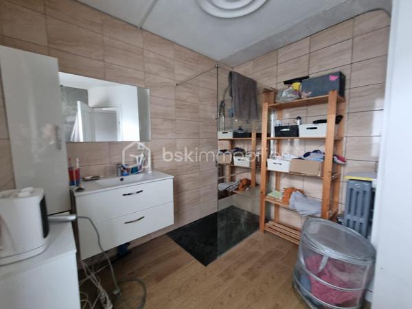 CONTACT UNIQUE : SOPHIA GACI : 06 15 07 82 92



COUP DE CŒUR À PUISEUX-EN-FRANCE – MAISON INDIVIDUELLE À FORT POTENTIEL 🔥
📍 Secteur Le Bois du Coudray, à proximité de Louvres

💥 PRIX ATTRACTIF : 283 000 € FAI 💥
Une opportunité rare sur le secteur pour une maison avec autant de potentiel !

✨ UNE MAISON QUI S’ADAPTE À VOTRE VIE
Dans un environnement calme et résidentiel, à deux pas des écoles, commerces et transports, découvrez cette maison individuelle de 141,94 m² offrant espace, luminosité et évolutivité.

Dès l’entrée, vous serez séduit par :
✔️ Un vaste séjour double lumineux, idéal pour recevoir
✔️ Une cuisine séparée entièrement équipée
✔️ Un bureau, parfait pour le télétravail
✔️ 3 chambres confortables
✔️ Une salle d’eau/bains et WC à chaque niveau pour un confort optimal

👉 Maison principale déjà en très bon état construction récente
👉 Extension et isolation réalisées en 2017
👉 Chauffage performant par pompe à chaleur
👉 Plans disponibles

💡 Un vrai plus : le propriétaire peut se charger de réaliser les quelques finitions restantes, vous permettant d’emménager sereinement.

🚀 UN BIEN À FORT POTENTIEL – PROJET DE VIE OU INVESTISSEMENT

🏡 Studio indépendant
• 27 m² au total dont 19 m² déjà aménagés
• Idéal pour location, profession libérale ou espace ado
• Possibilité de rehaussement pour exploiter tout son potentiel et ainsi doubler cette surface

📦 Espace de stockage aménageable
• Fort potentiel d’agrandissement pour créer de nouvelles surfaces

🎨 Personnalisation possible
• L’opportunité d’adapter le bien à votre goût tout en valorisant votre patrimoine

🌳 UN EXTÉRIEUR PRIVILÉGIÉ
• Jardin clos de 345 m² sans vis-à-vis 🌿
• Parfait pour vos moments de détente en famille
• Stationnement pour jusqu’à 3 véhicules

🚆 UNE LOCALISATION IDÉALE
• 🚌 Bus à 2 min à pied (Fauvettes & Allouettes)
• 🚉 RER D – Gare de Louvres à 1,4 km
• ⏱️ Paris Gare du Nord en 30 minutes

📊 FICHE TECHNIQUE
• Surface : 141,94 m²
• Terrain : 345 m²
• Chauffage : Pompe à chaleur
• Annexes : Garage + studio + cellier + rangements + bureau

💥 UNE MAISON ÉVOLUTIVE À PRIX COMPÉTITIF – À VISITER SANS TARDER !
Parfaite pour une famille ou un investisseur, cette maison combine emplacement, potentiel et prix attractif.

📞 Contactez-moi dès maintenant pour organiser une visite !
