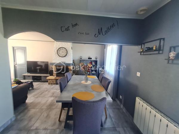 Quartier calme de Cannes Ecluse maison de plein pied de 76 m2 à ne pas manquer.
Comprenant 1 entrée, 1 cuisine aménagée et équipée, un salon, salle à manger avec une cheminée à bois foyer fermer, 1 salle d'eau, 1 wc.
3 chambres avec placards.
1 cellier, 1 garage porte télécommandée aucun travaux à prévoir.
terrain de 515 m2 terrasse avec tonnelle.  une dépendance. 
Toutes commodités médecins, pharmacie, école maternelle, primaire, boulangerie, café, épicerie.
Gare de Montereau Fault- Yonne, Paris gare de Lyon à 1 heure. Bus à proximité de la maison.
Un vrai coup de cœur.
Je reste à votre disposition 7/7