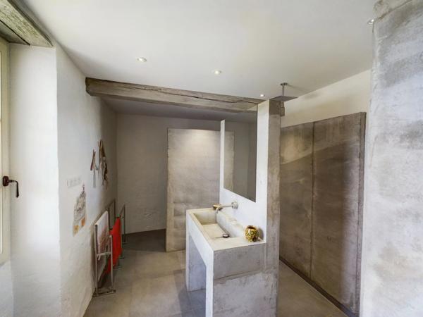 Élégante grange rénovée avec maison d’amis, piscine de 14 m et vues panoramiques à 360° – à proximité d’Eymet