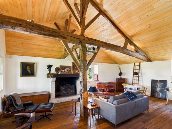 Élégante grange rénovée avec maison d’amis, piscine de 14 m et vues panoramiques à 360° – à proximité d’Eymet