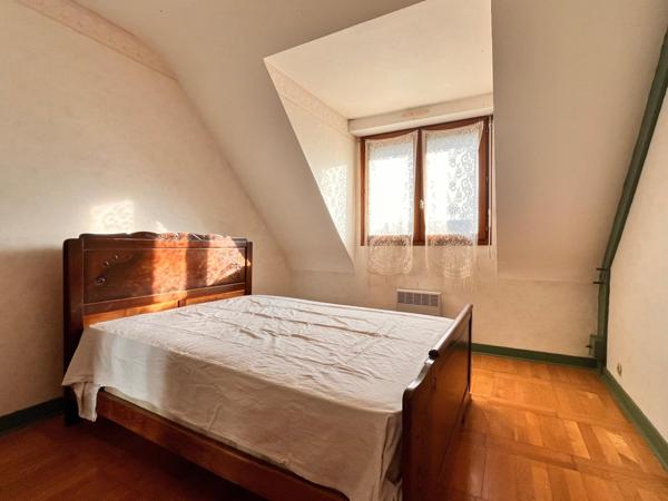 Maison familiale à rénover avec terrain constructible et fort potentiel