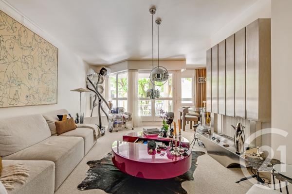 Appartement F3 à vendre  3 pièces - 54,61 m 2   PARIS  - 75020