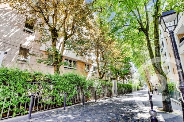 Appartement F3 à vendre  3 pièces - 54,61 m 2   PARIS  - 75020