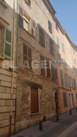 EXCLUSIVITE Draguignan centre ancien (83300) - Immeuble de rapport R+4 - 8 appartements - belle rent