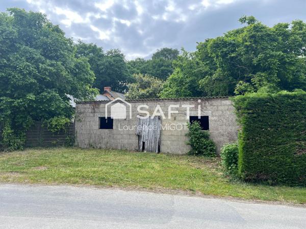 Bâtisse en pierre à rénover – DERVAL - Campagne