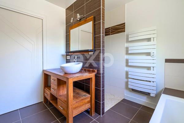 maison 4ch grand garage et espace indépendant sur 940 m² de terrain