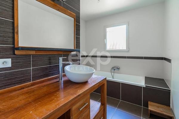 maison 4ch grand garage et espace indépendant sur 940 m² de terrain