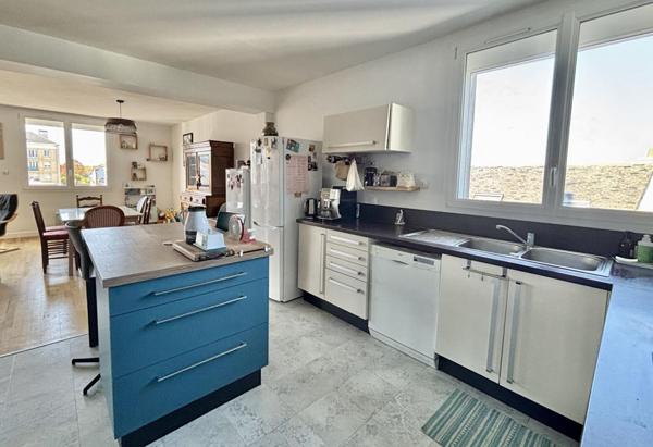 Apt St Nazaire 105.9 m2-GARAGE-GRENIER-CAVE-BALCON- CENTRE VILLE