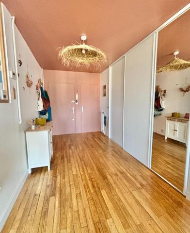 Apt St Nazaire 105.9 m2-GARAGE-GRENIER-CAVE-BALCON- CENTRE VILLE