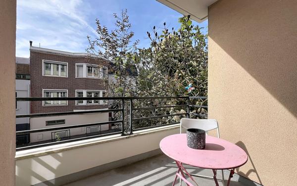 Appartement à vendre    3 pièces • 72 m2 Suresnes