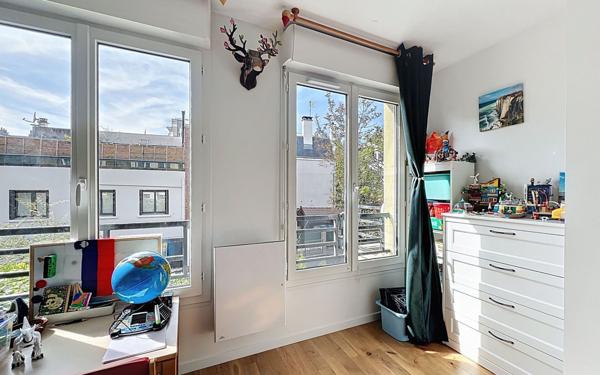 Appartement à vendre    3 pièces • 72 m2 Suresnes