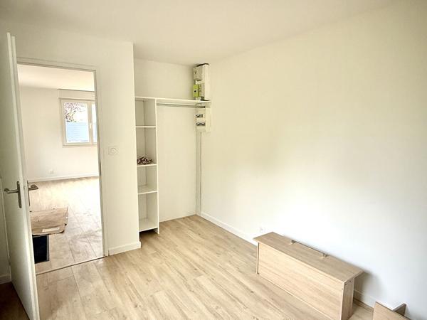 Appartement entièrement rénové rez-de-jardin libre de suite