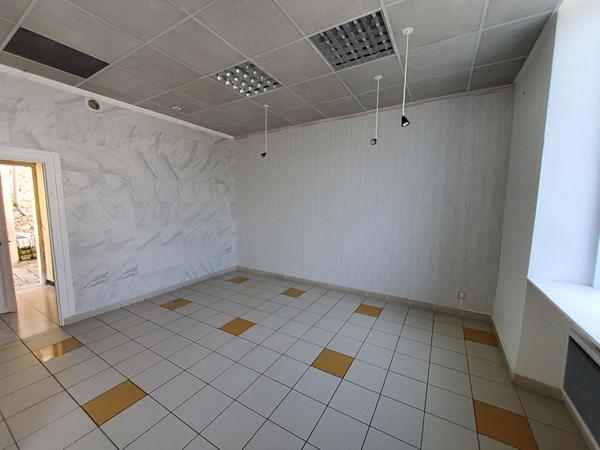 LOCATION LOCAL COMMERCIAL- CHABRIS