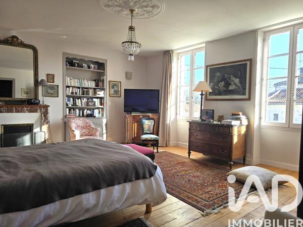 Maison à vendre 10 pièces 335 m² Bourg-Charente