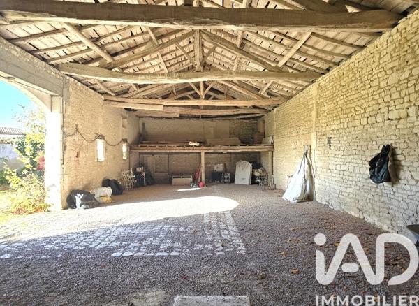 Maison à vendre 10 pièces 335 m² Bourg-Charente