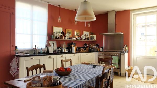 Maison à vendre 10 pièces 335 m² Bourg-Charente