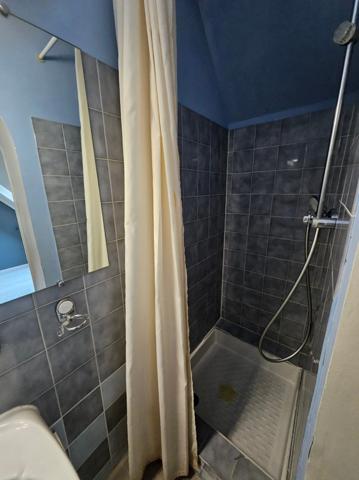 Maison sur sous sol,135m2 habitables en parfait état.Vierzon(18100).