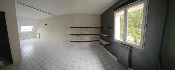 Maison sur sous sol,135m2 habitables en parfait état.Vierzon(18100).