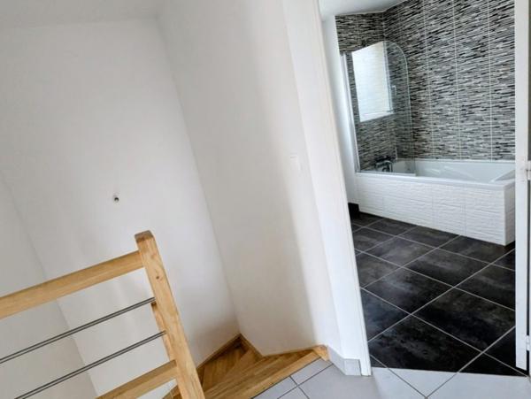 À vendre - Maison contemporaine, 4 pièces située à Amboise (37400)