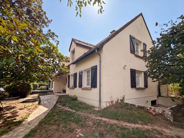Maison Saint Fargeau Ponthierry 8 pièce(s) 6 chambres 192 m2 + sous-sol