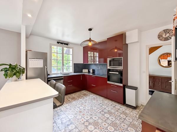 Maison Saint Fargeau Ponthierry 8 pièce(s) 6 chambres 192 m2 + sous-sol